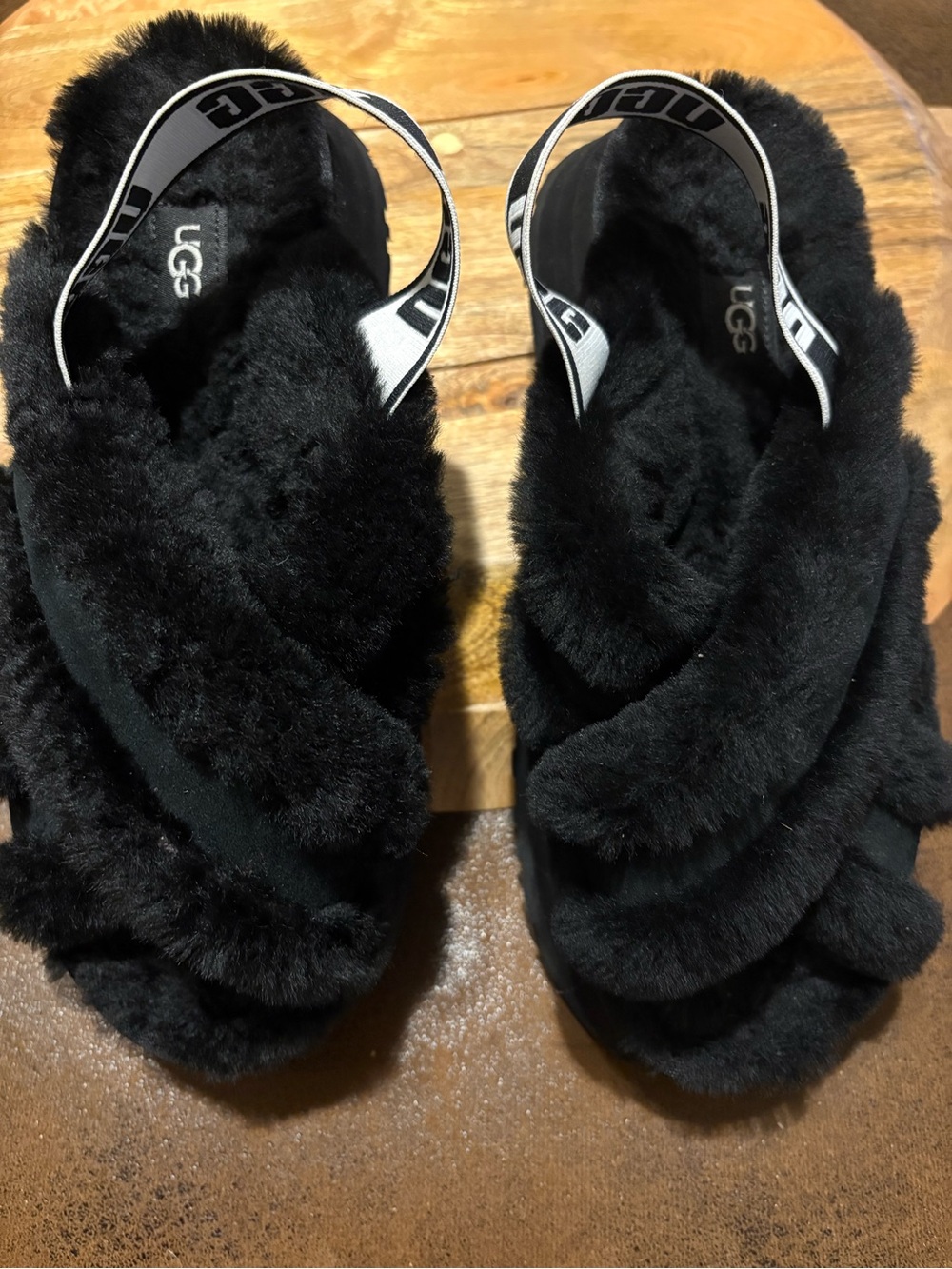 UGG Women’s Black Fluff Cross-Strap Platform Slide with Branded Elastic Sling